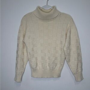 Chic Cream Turtleneck Sweater